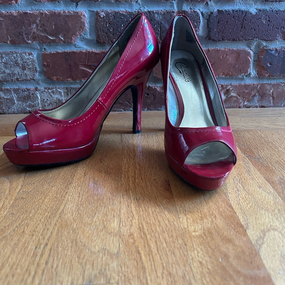 Candie’s Red patent leather Peep-Toe Heels